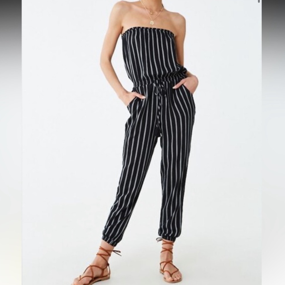 NWT Forever 21 Black & White Striped Strapless Jumpsuit Ankle Jogger Harem Style